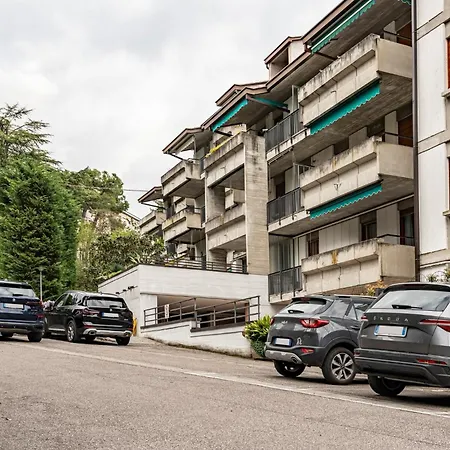 Apartment Guesthost - Cozy Retreat Steps From X6